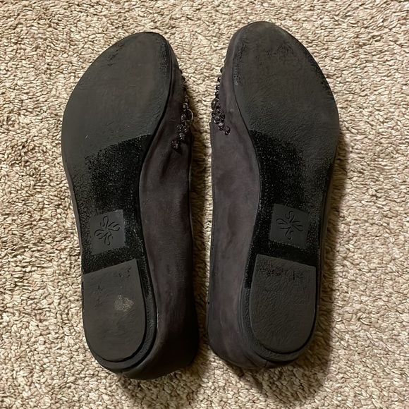 Vera Wang Flats, Size 10 - Picture 3 of 5